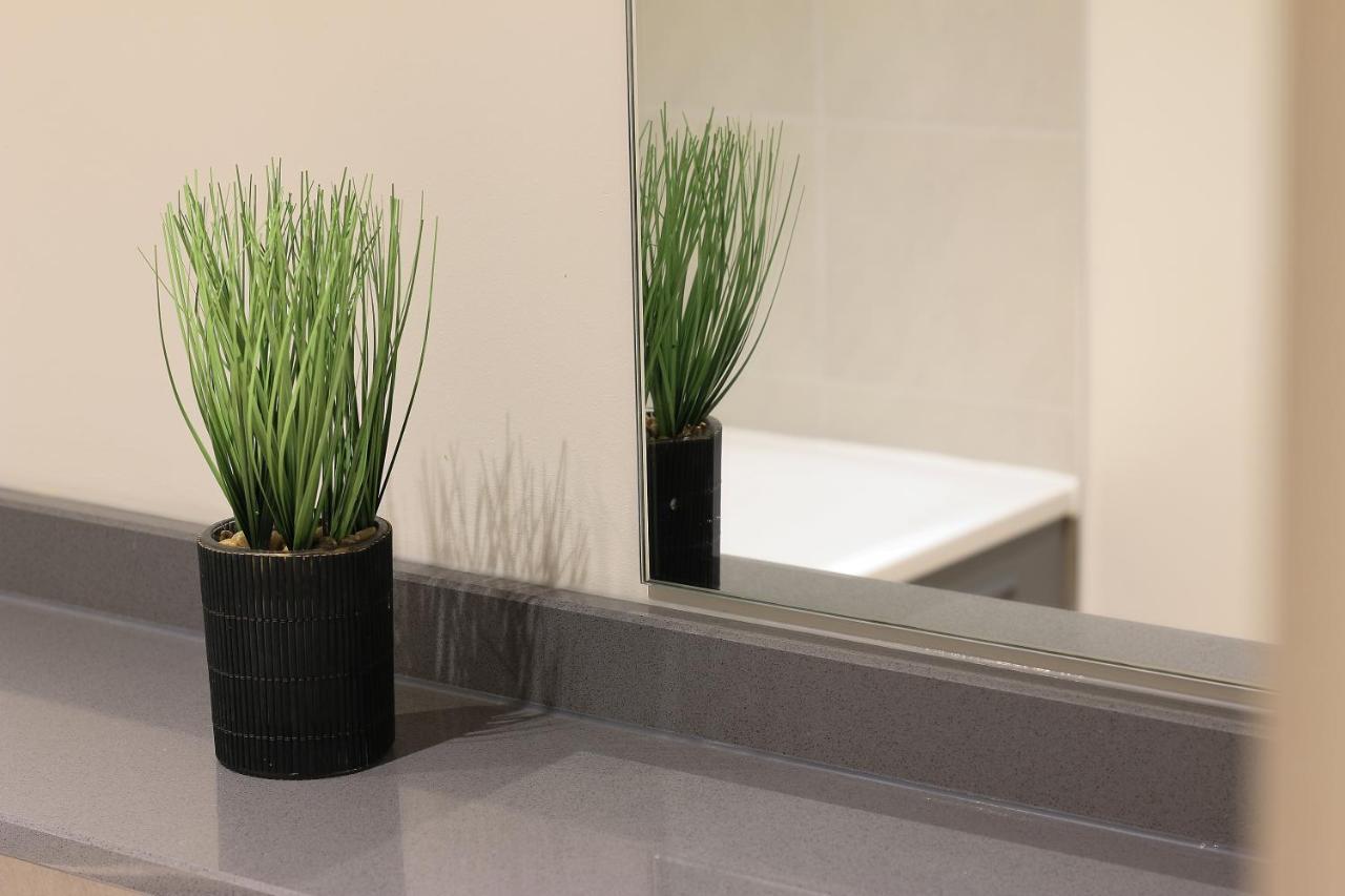 Modern 2-Bed Apartment, Free Parking, City Centre, Netflix & Pet Friendly - Hosted By Stay Host Save Sheffield Zewnętrze zdjęcie